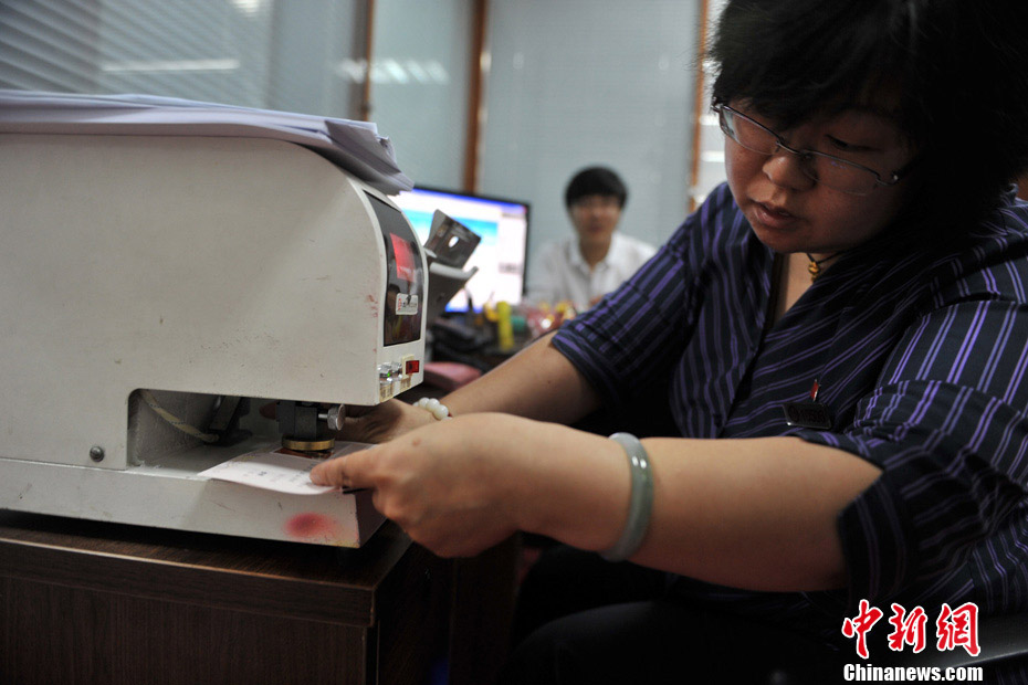 Frénésie de mariages à Beijing pour la ? Journée des amoureux en ligne ?