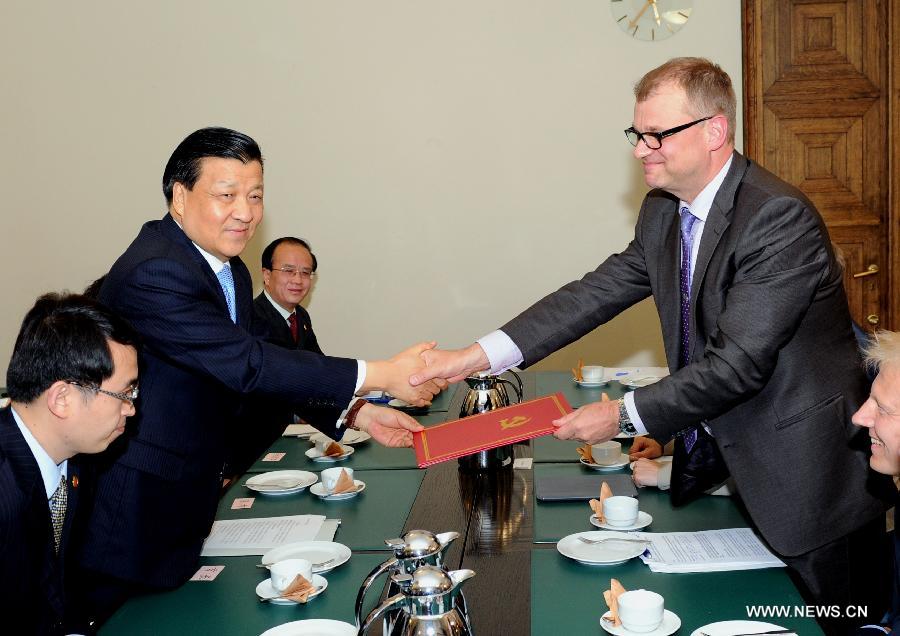 La visite d'un haut responsable chinois en Finlande renforce les relations culturelles et inter-parti