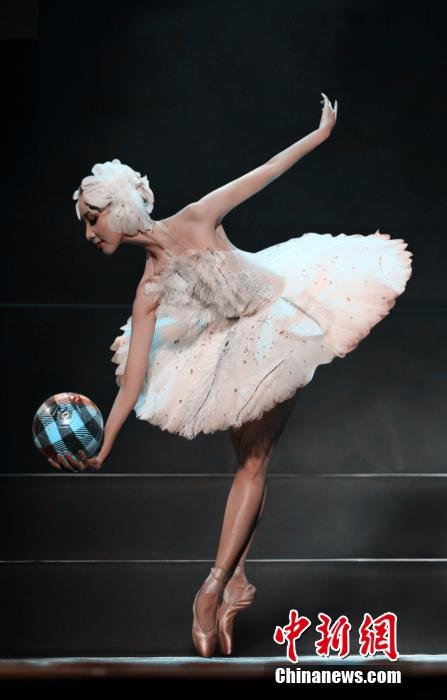 Le cygne de l'orient joue ? la Coupe du monde sur la pointe des pieds ?