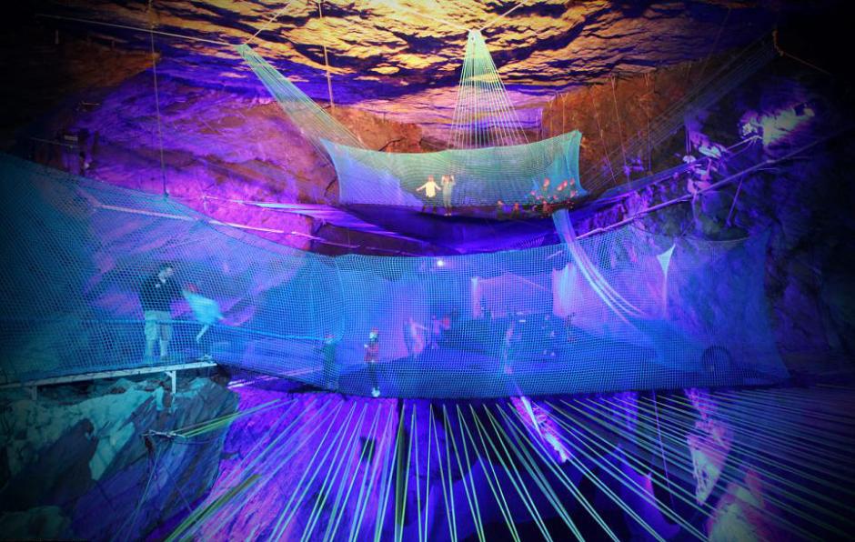 Le plus grand trampoline souterrain du monde 