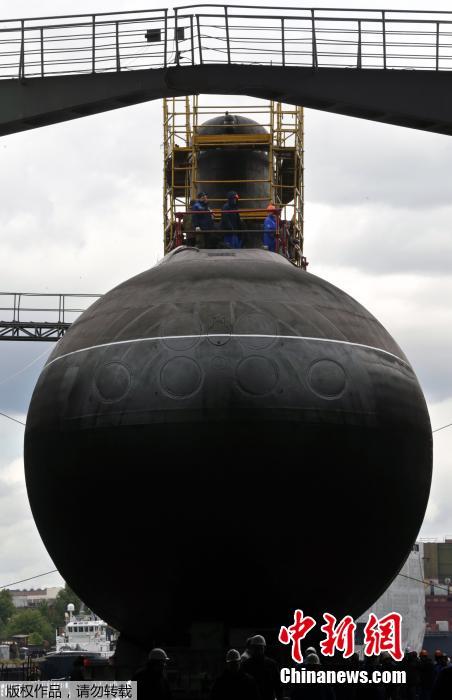 La Russie lance son deuxième sous marin de la Classe Varshavyanka