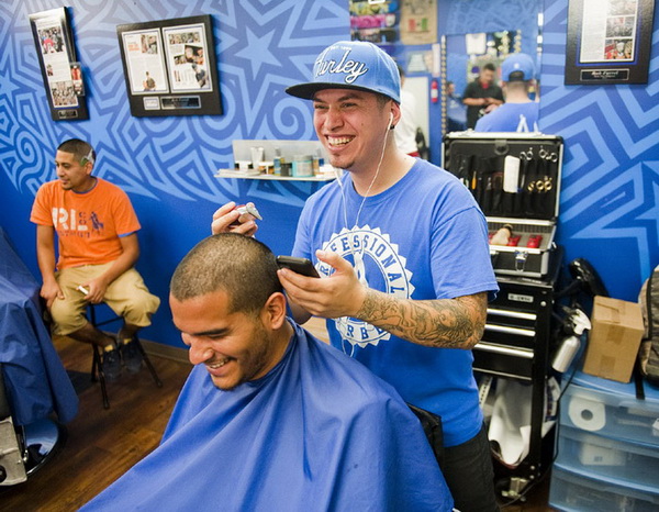 ? Rob the Original ? et Hernandez semblent heureux de l'avancée de l'oeuvre, lundi 30 juin 2014.