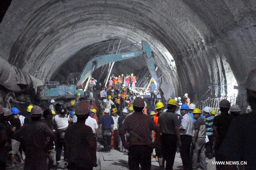 Les opérations de secours se poursuivent après l'effondrement d'un tunnel ferroviaire au Yunnan