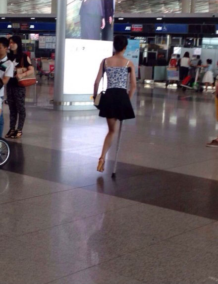 Une jeune unijambiste du Sichuan devient la ? Vénus Orientale ? des internautes