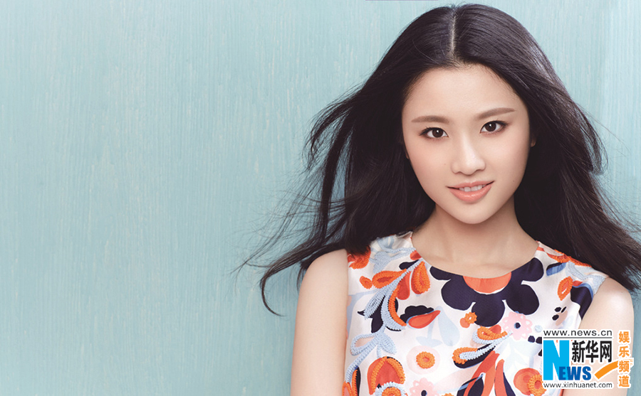 L'actrice chinoise Zhang Huiwen pose pour un magazine