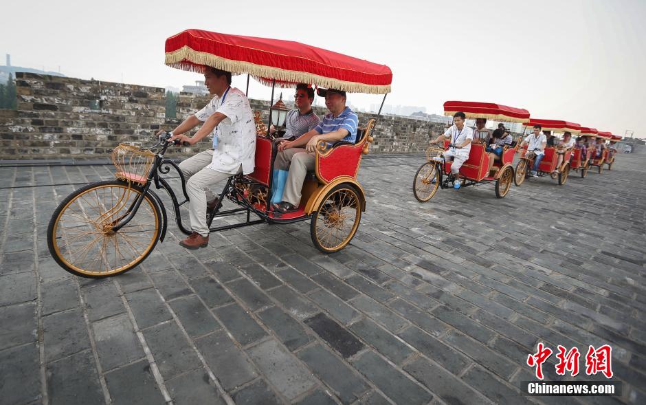 Nanjing : les tricycles invités à ne pas foncer droit dans le mur
