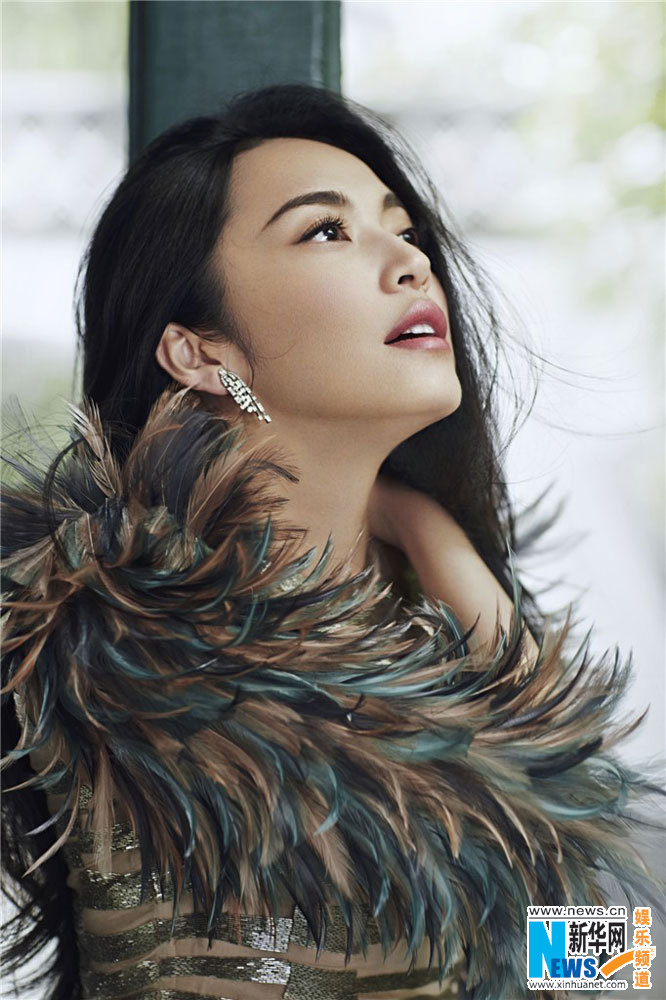 L'actrice chinoise Yao Chen pose pour un magazine  