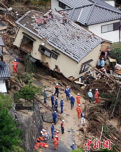 Au moins 39 morts et 7 disparus dans des glissements de terrain à Hiroshima
