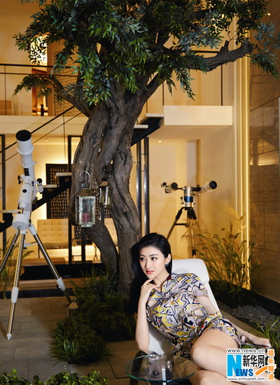 L'actrice chinoise Jing Tian pose pour Cosmo