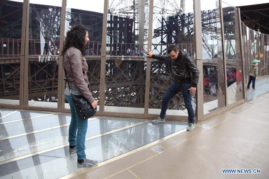 France : inauguration du premier étage rénové de la tour Eiffel