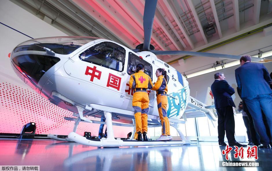 Airbus Helicopters livre à la Chine son premier EC135 médicalisé