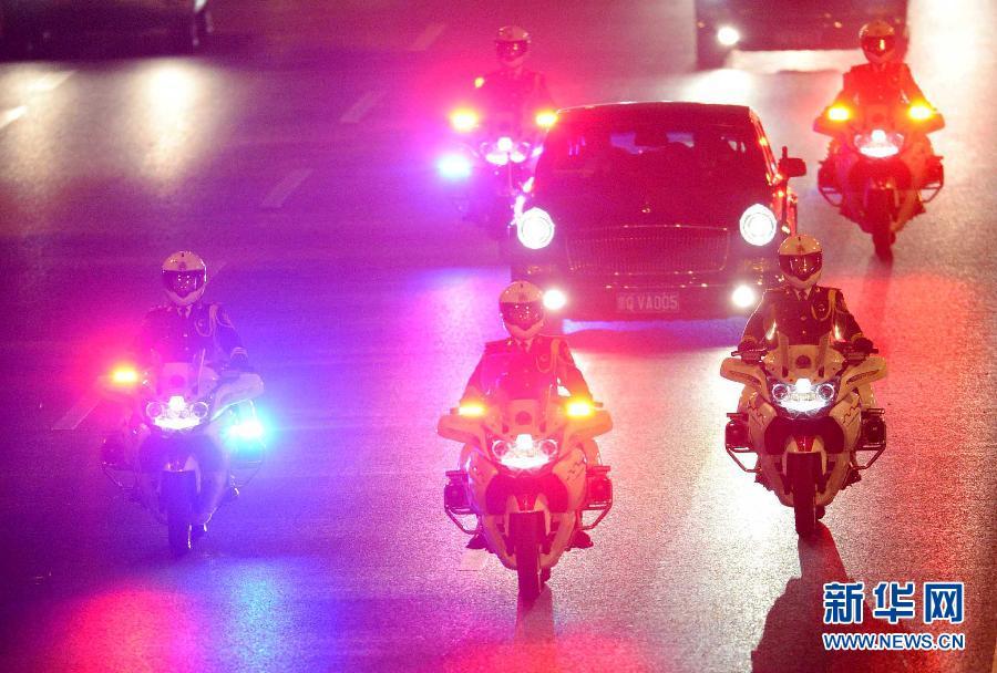 Beijing : une escorte moto pour accueillir un dirigeant africain