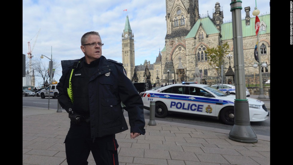 Canada : un soldat tué dans une fusillade près du parlement
