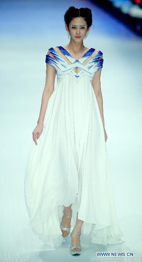 Semaine de la mode de Chine: défilé des créations de la styliste Liu Wei 
