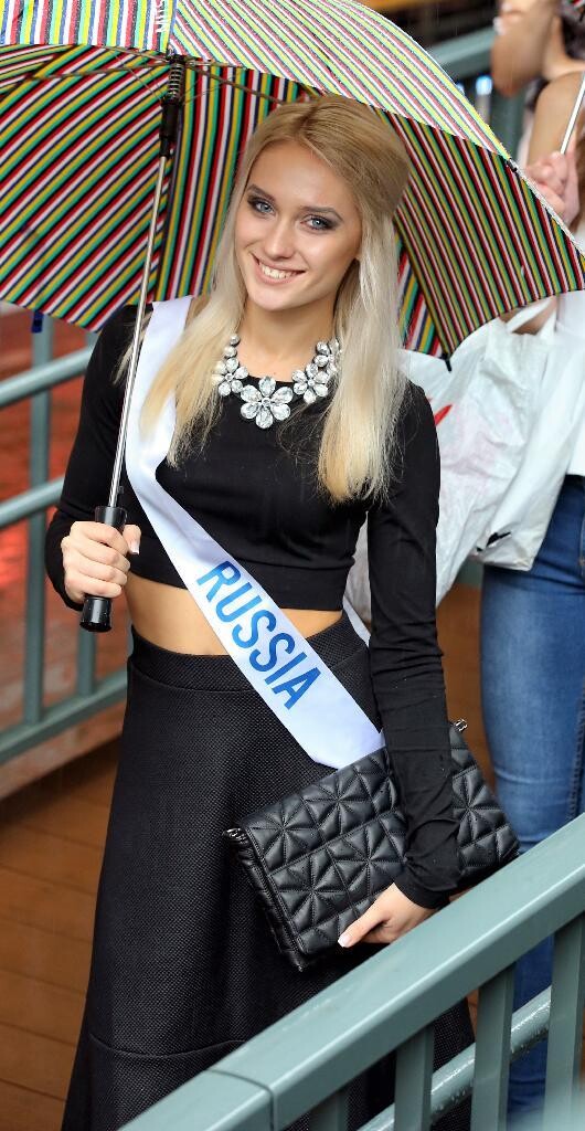 74 des plus belles filles du monde rassemblées à Tokyo