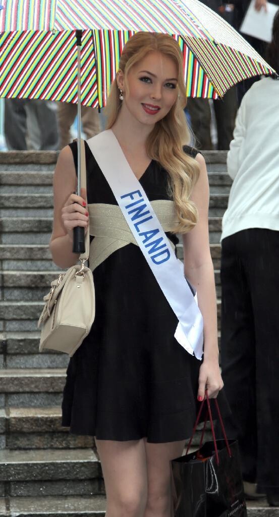 74 des plus belles filles du monde rassemblées à Tokyo