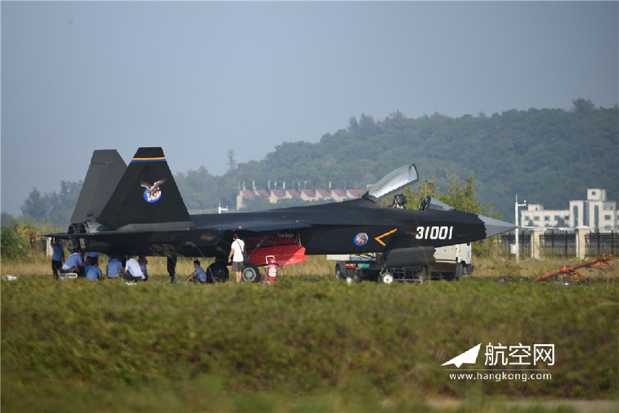 Le nouveau chasseur chinois J-31 sera présenté pour la première fois au Salon de Zhuhai