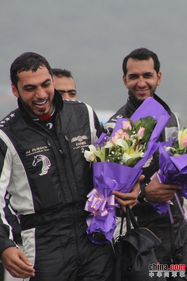 La patrouille acrobatique émiratie Al Fursan est arrivée à Zhuhai