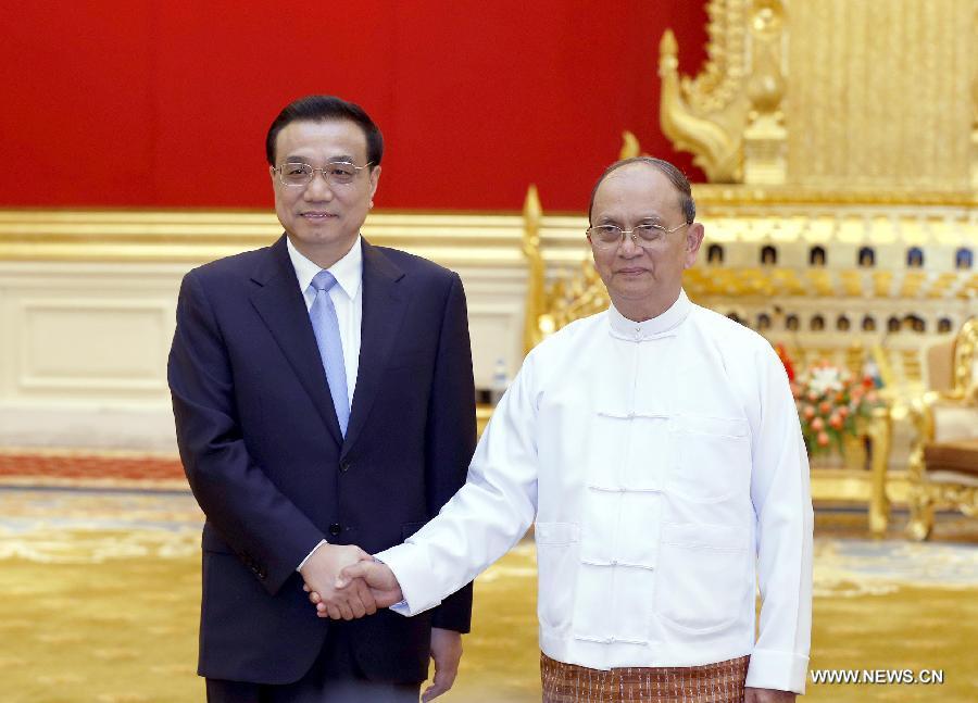 Le Premier ministre chinois Li Keqiang et le président du Myanmar U Thein Sein se rencontrent à Naypyidaw, le 14 novembre 2014.
