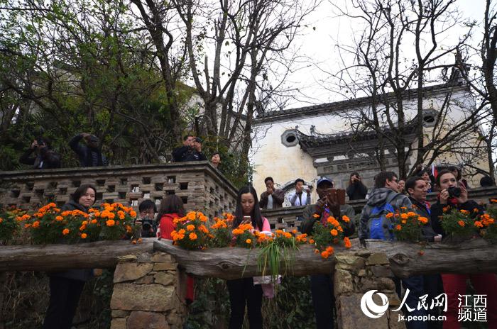 Les médias étrangers admiratifs devant la beauté de Huangling