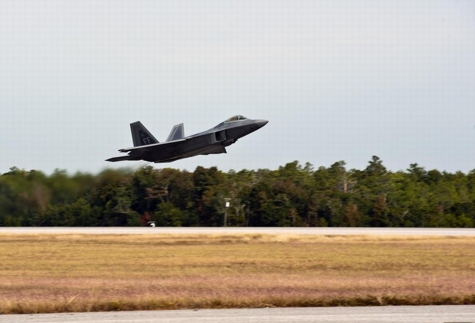 Exercice conjoint de chasseurs F-22 et de F-35 de l’US Air Force