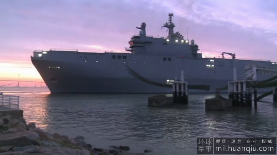 Mise à l'eau du ? Sébastopol ?, deuxième batiment de classe Mistral destiné à la Russie