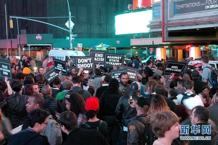 Ferguson s’embrase après la décision du grand jury