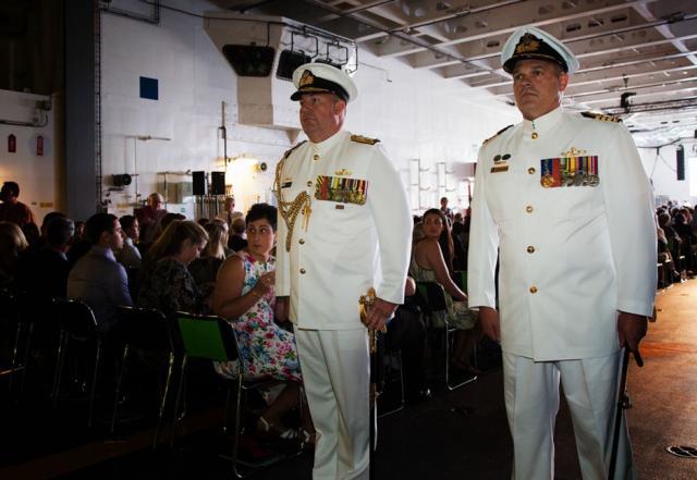 Entrée en service du Canberra, le plus grand navire de la marine australienne