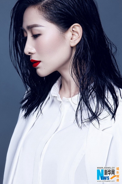 Tao Xinran pose pour un magazine