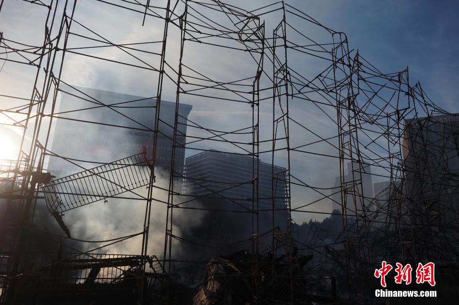 Los Angeles touchée par un gigantesque incendie
