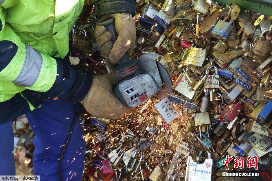 Pont des Arts : quand l’amour n'est plus cadenassé