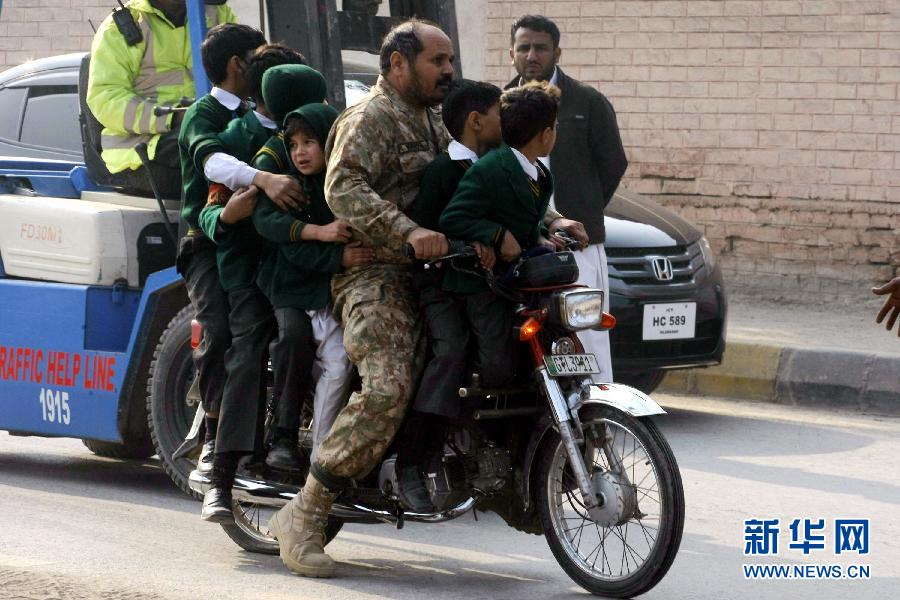 Plus de 130 morts dans une attaque d’une école par les talibans au Pakistan