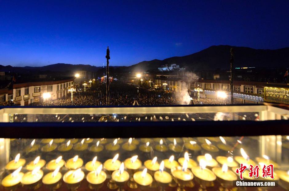 Le Festival des Lanternes du Temple Jokhang de Lhassa