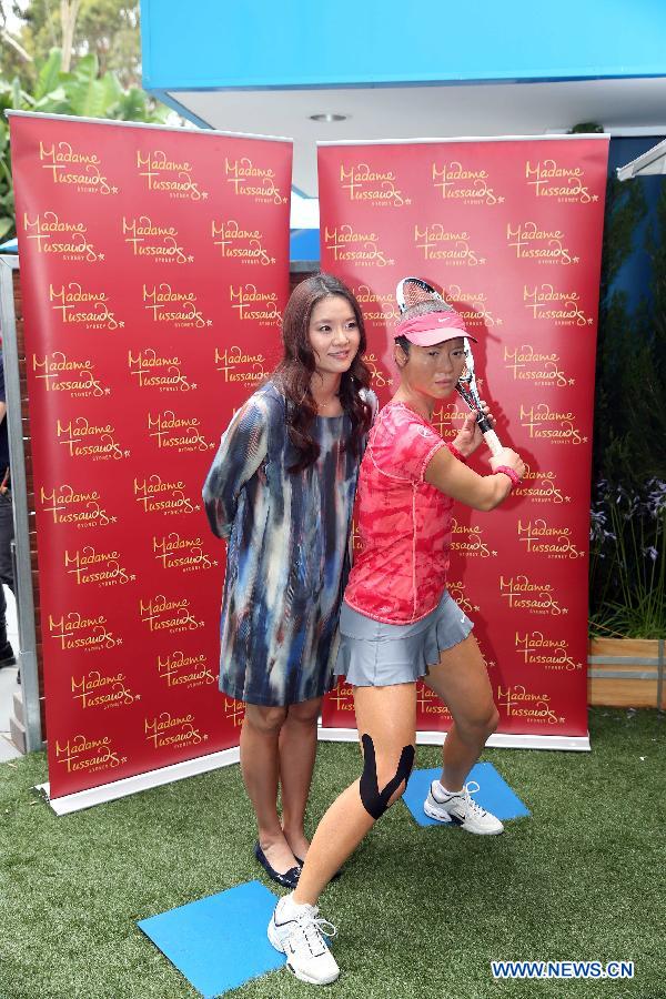 Li Na dévoile sa statue de cire à Melbourne