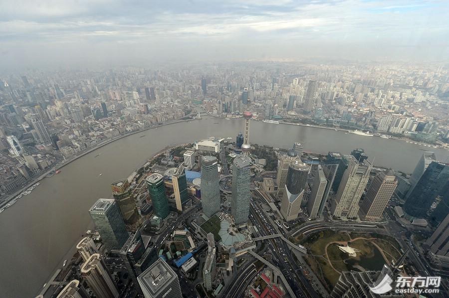 Shanghai : la plus haute tour de ville bient?t finie 