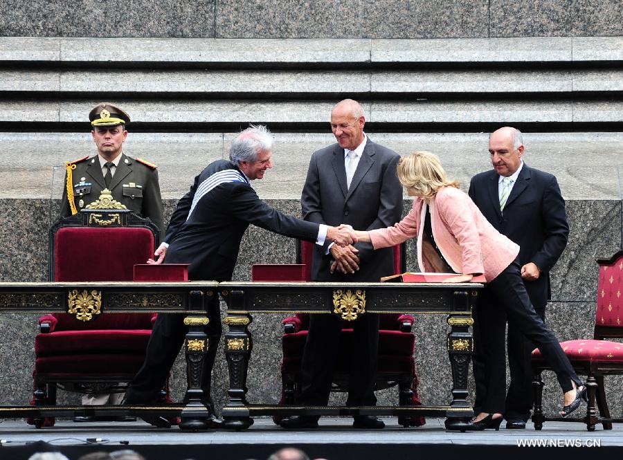 Entrée en fonction du nouveau président uruguayen