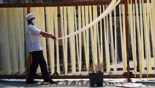 Les spécialités de  Xiangyang – les nouilles creuses Kui de Shihua