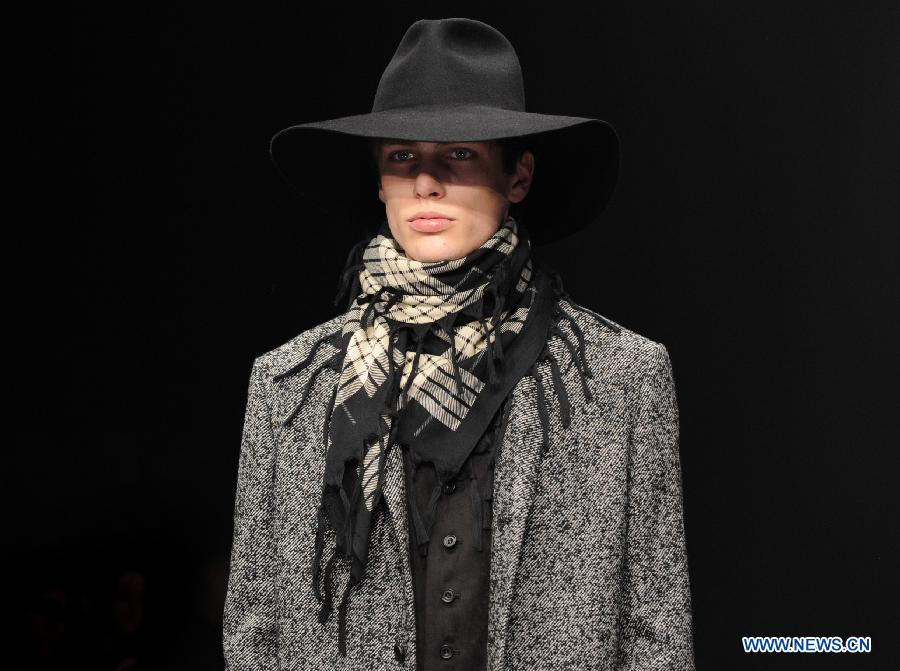 Fashion Week de Tokyo : défilé Ato Matsumoto Automne-hiver 2015 