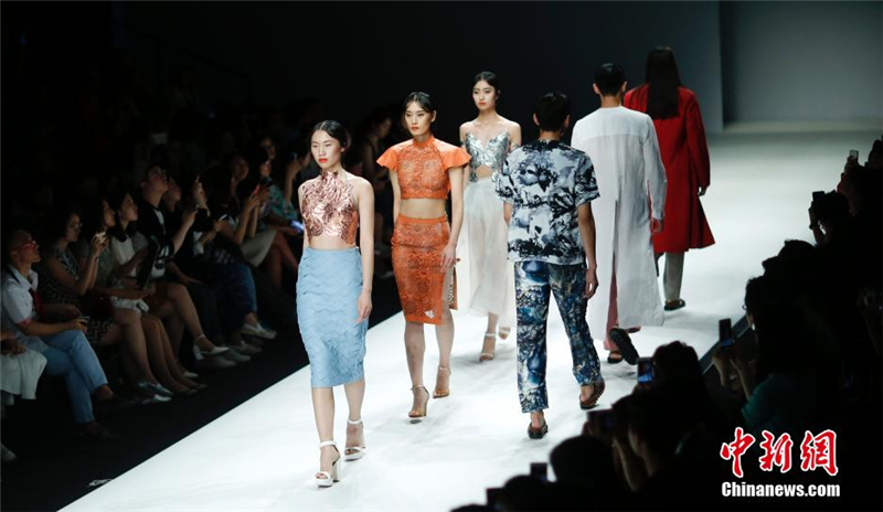 Fashion Week des étudiants : les créations des jeunes dipl?més 