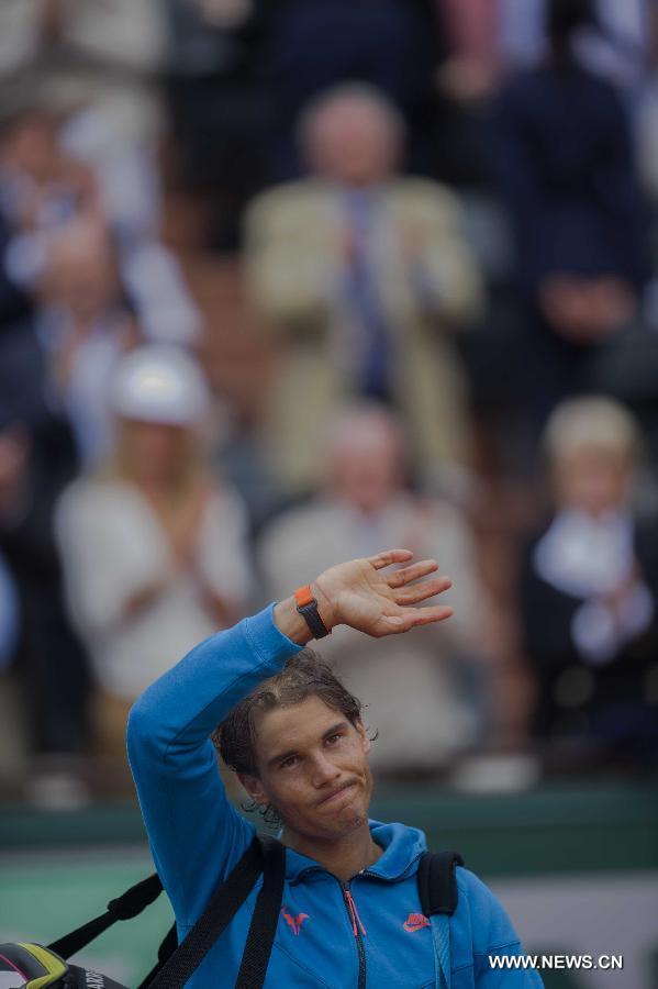 L'Espagnol Rafael Nadal lors du premier tour du Tournoi de Roland-Garros, le 27 mai 2015 à Paris. Nadal a remporté le match 3-0, à Roland-Garros, contre le Fran?ais Quentin Halys. (Xinhua/Chen Xiaowei) 