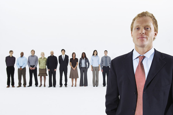 4. Directeur général et superviseur (總經理和日常主管)Revenu mensuel (après une période d'essai de 6 mois) : 4886 yuans (698,62 euros)Spécialités correspondantes : économie et commerce internationaux, marketing, gestion d'entreprise.