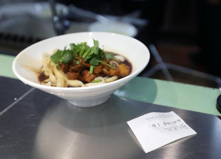 Réouverture d'un populaire restaurant d'Etat à Beijing