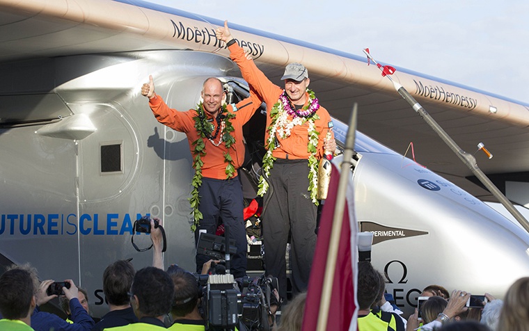 Solar Impulse 2 atterrit à Hawa? après 118 heures de survol du Pacifique