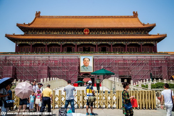 La porte Tian'anmen se refait une beauté