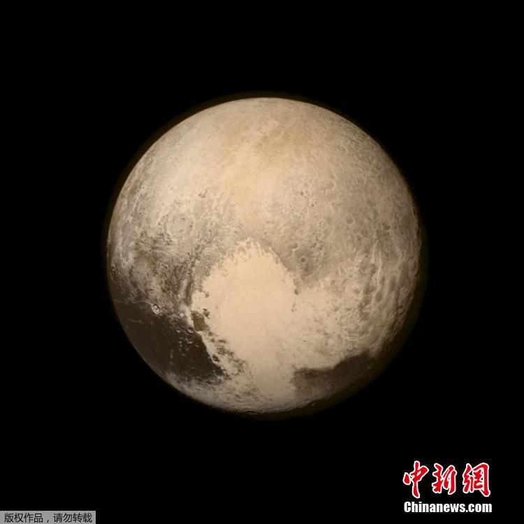 A quoi ressemble Pluton ?