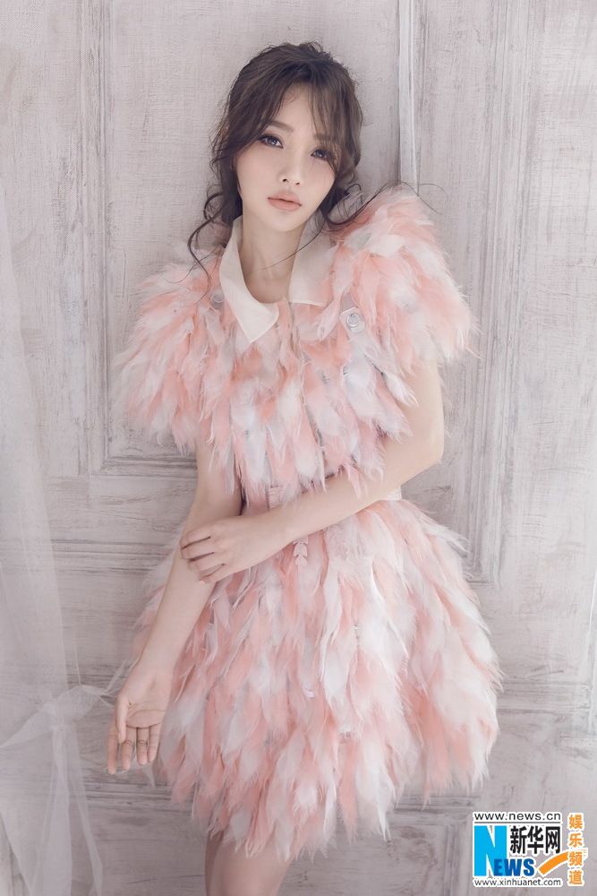 L'actrice Li Xiaolu pose pour un magazine