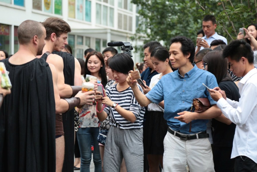Des ? spartiates ? arrêtés par la police pour troubles à l'ordre public à Beijing