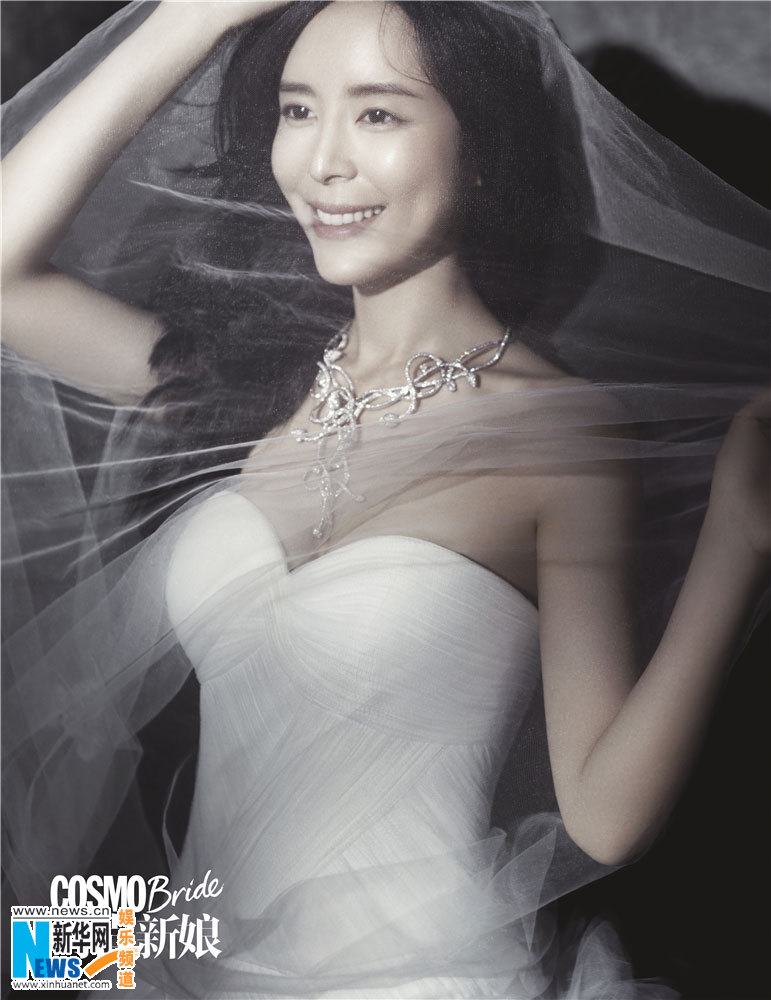 Zhang Jingchu pose pour un magazine 