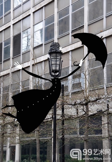 Une artiste fran?aise rend Londres amusante avec ses montages