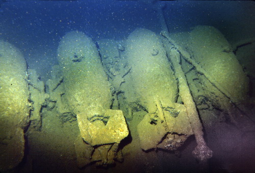 Des plongeurs dévoilent des photos de l'épave d'un des premiers porte-avions américains